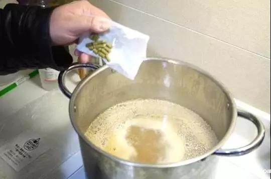 导入酵母准备发酵 导入酵母准备发酵